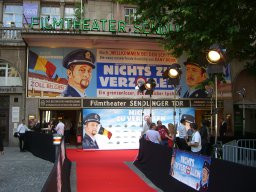 2011.07.06 Premiere _ Nichts zu verzollen, Aussenansicht_18